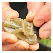 Clips Guru Method Feeder