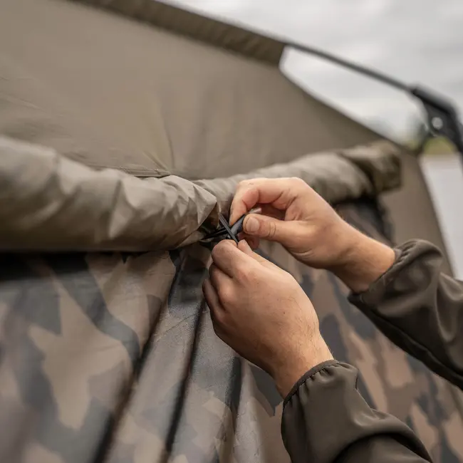 Cort Pescuit Avid XT 400x300cm cu Protectie 10.000mm