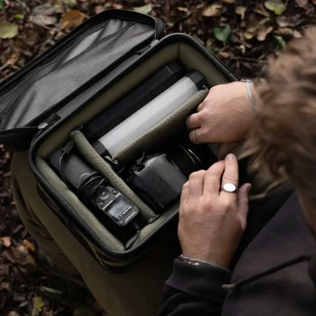 Geanta Pescuit Avid Carp Stormshield Pro Techpack, Standard, 32x22x18cm