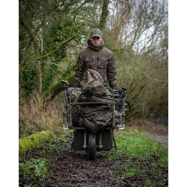 Fox Voyager Barrow Plus – Cărucior de Pescuit Reglabil și Confortabil