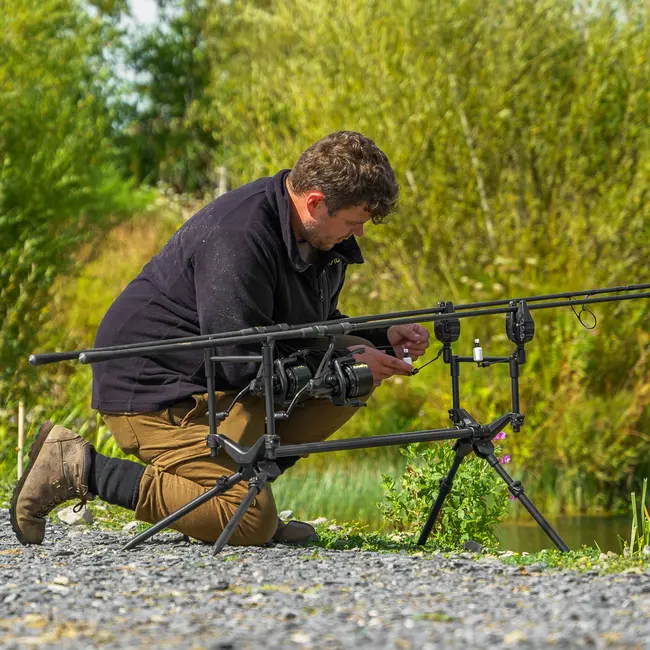 Rod Pod Pescuit Crap Avid Carp Revolve Multi Pod 3 Posturi – Reglabil si Versatil