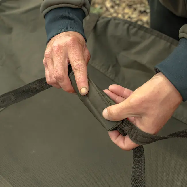 Saltea de Primire Peste Avid Carp Revolve Carp Cradle, 110x58x25cm