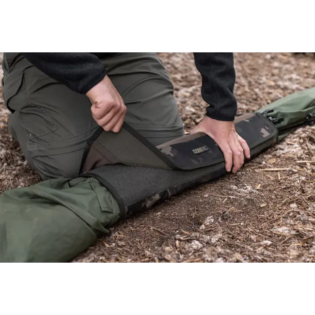 Geanta Korda Compac Dark Kamo Bivvy Wrap