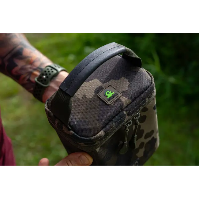 Geanta Korda Compac Dark Kamo Goo Bag Small