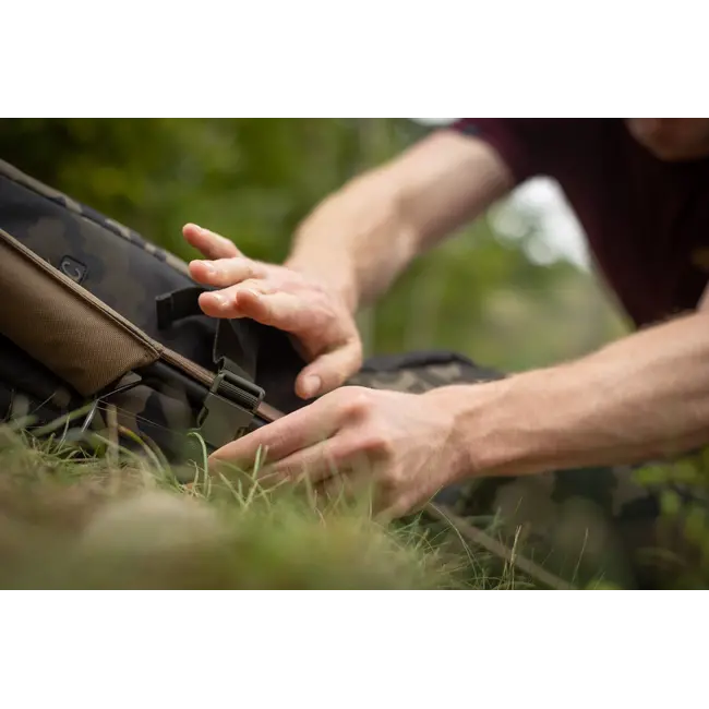 Husa Lansete Crap 200cm Korda Compac 3 Rod Holdall