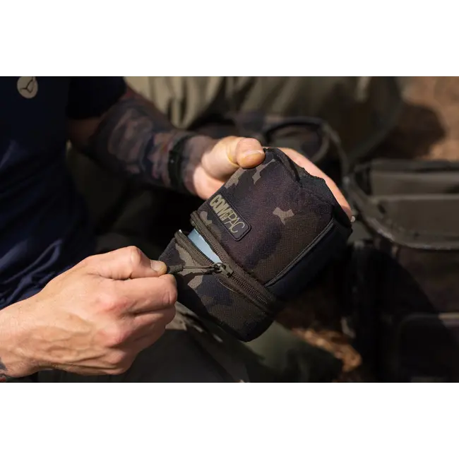 Husă Butelie Gaz Korda Compac Dark Kamo Gas Jacket