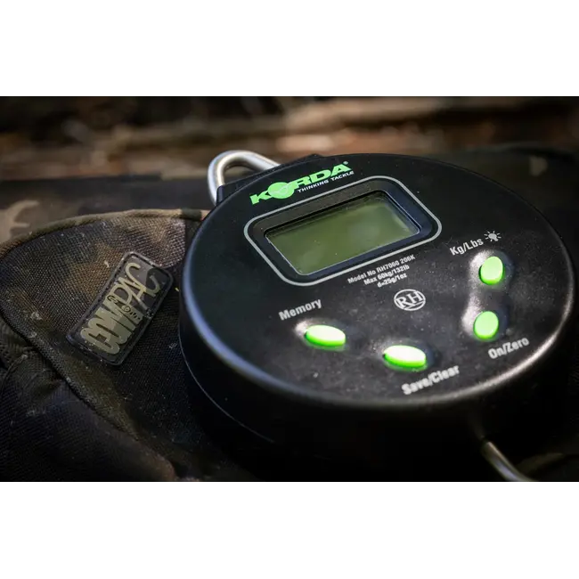 Husă Korda Compac Dark Kamo pentru Cântar Digital