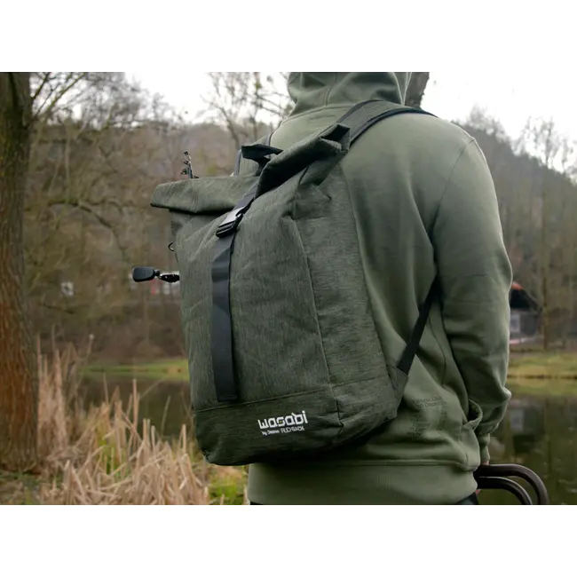 Rucsac Pescuit Delphin Wasabi 15L – Compact, Ușor și Rezistent