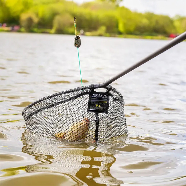 Cap Minciog Preston Carbon F1 Latex Landing Net 45cm