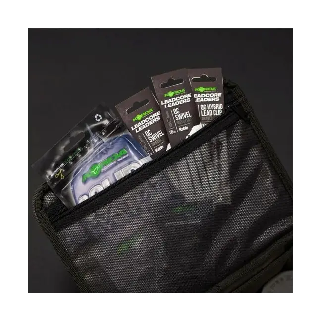 Borseta Korda Compac 200 Tackle Pouch, Dark Kamo,28×20.5×11cm