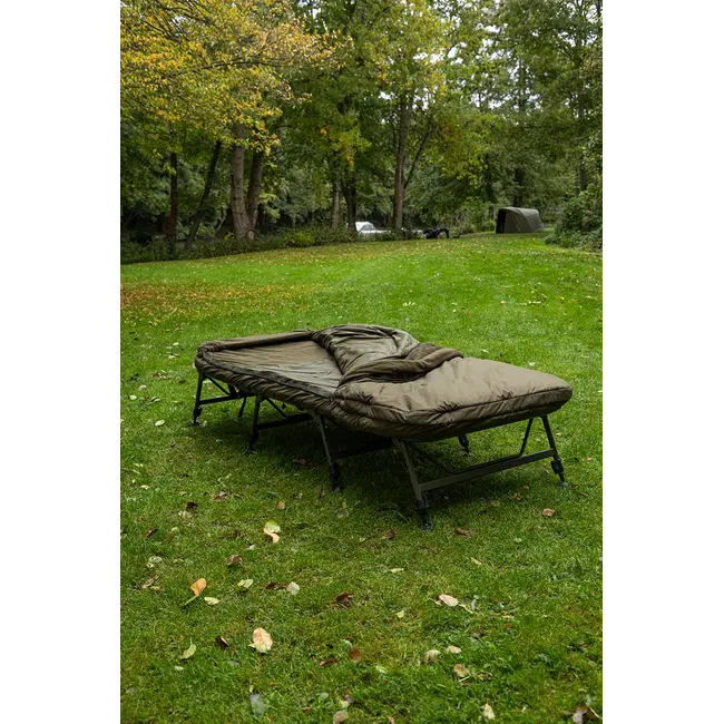 Pat Pescuit cu Sac de Dormit Fox Flatliner X MF8 – 8 picioare ,sac 5 sezoane