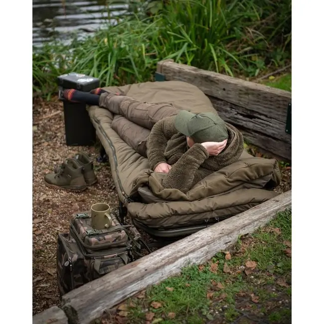 Pat + Sac de Dormit FOX Duralite All Season Sleep System, 6 Picioare, 207x79x34.5-43.5cm