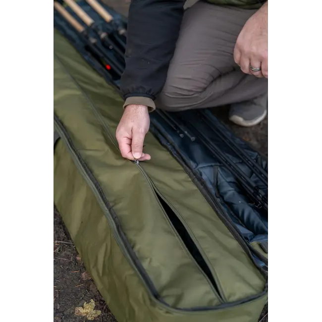 Husa Korum Progress Folding Holdall, 2 Lansete + 2 Mulinete, 196cm