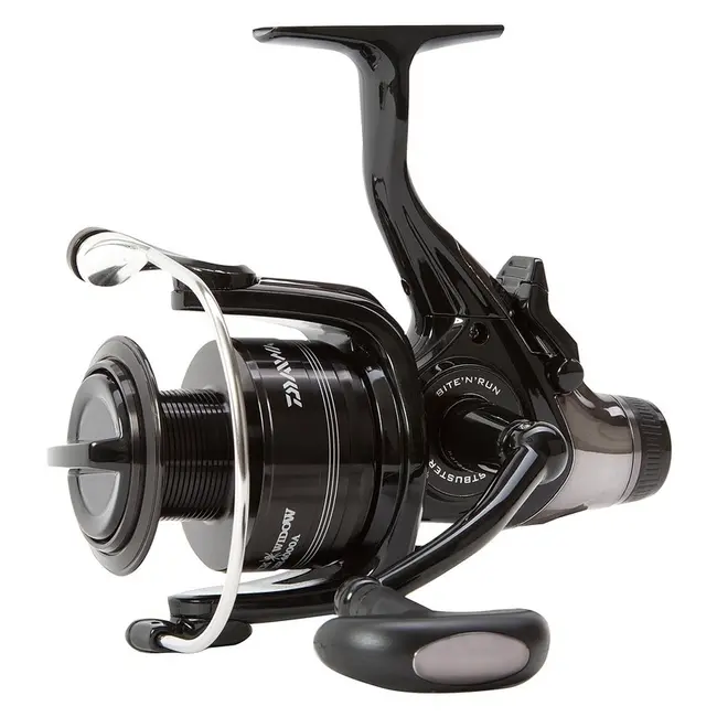 Mulineta DAIWA black widow br 4000a
