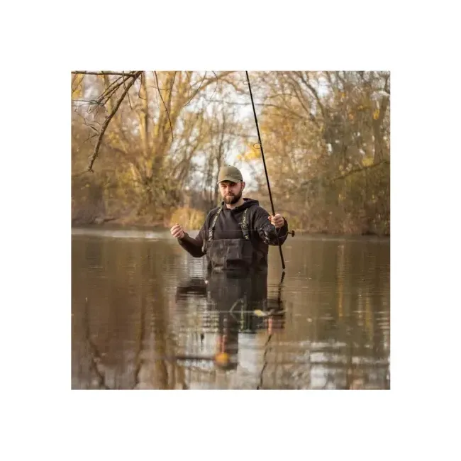 Cizme de Piept AVID CARP Distortion Dark-Camo Chest Waders