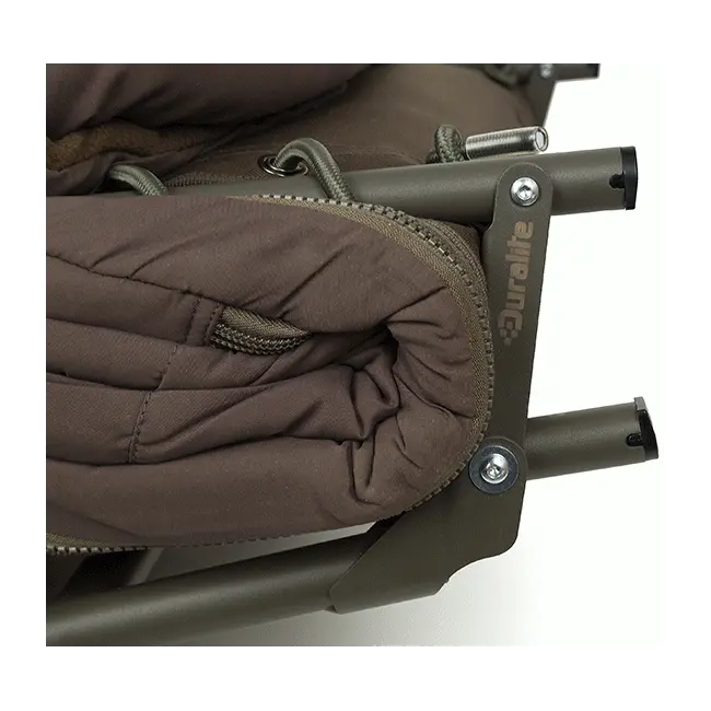 Combo Pat Pescuit + Sac de Dormit Fox Duralite 3 Season System