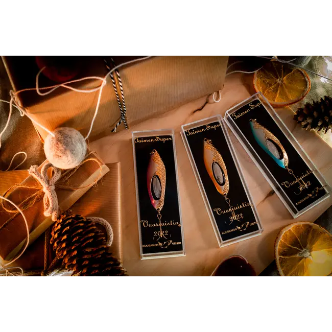 Editie Specială 2022! Lingurita Kuusamo Vuosiuistin Taimen Super, 7,5cm, 17g, Roz