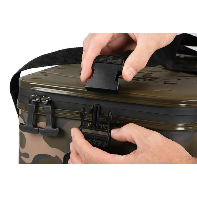 Geanta FOX Aquos Camolite Cool Bag 20L, 44.5x29.5x29.5cm, CEV025