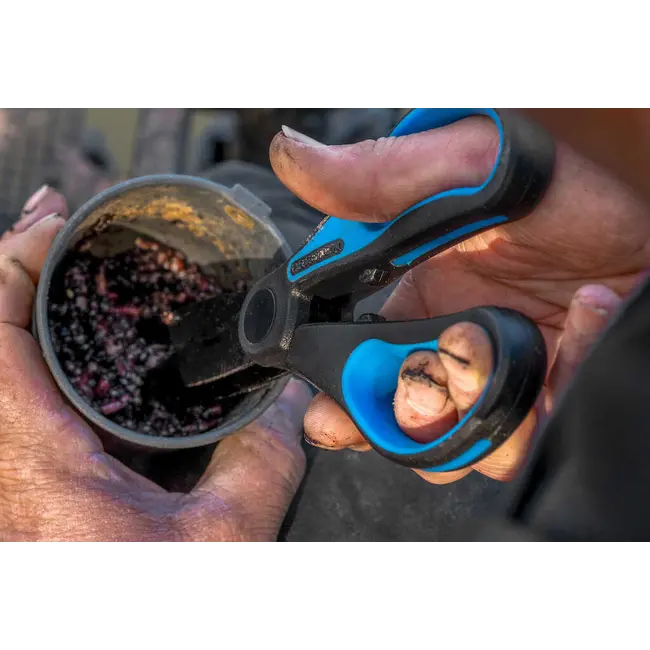 Foarfeca pentru Viermi Preston Worm Scissors Double Bladed Carp Fishing