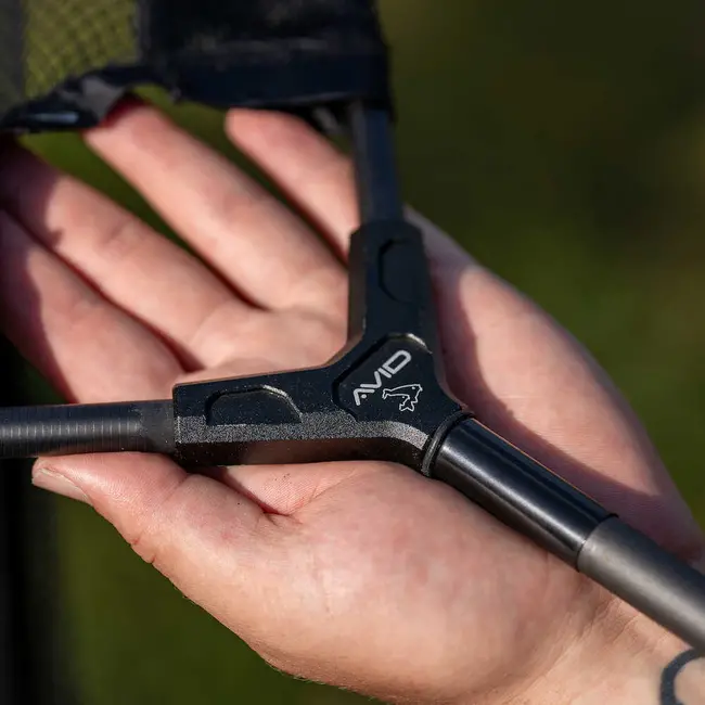 Minciog Pescuit la Crap Avid Carp Revolve Net,42" , 2 Tronsoane, 2.40m