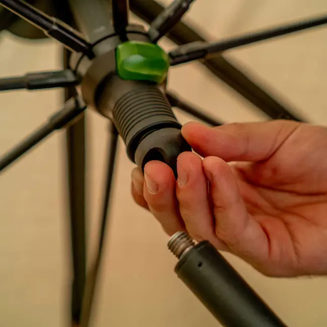 Umbrela Pescuit Tip Cort Avid Carp Revolve 60'' Brolly System