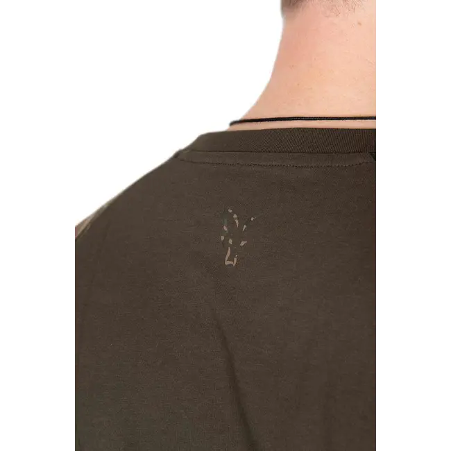 Tricou Pescuit Fox Khaki/Camo Outline T-Shirt
