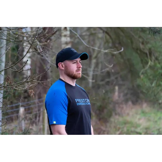 Tricou Pescuit Preston Raglan Lightweight T-Shirt, Black & Blue