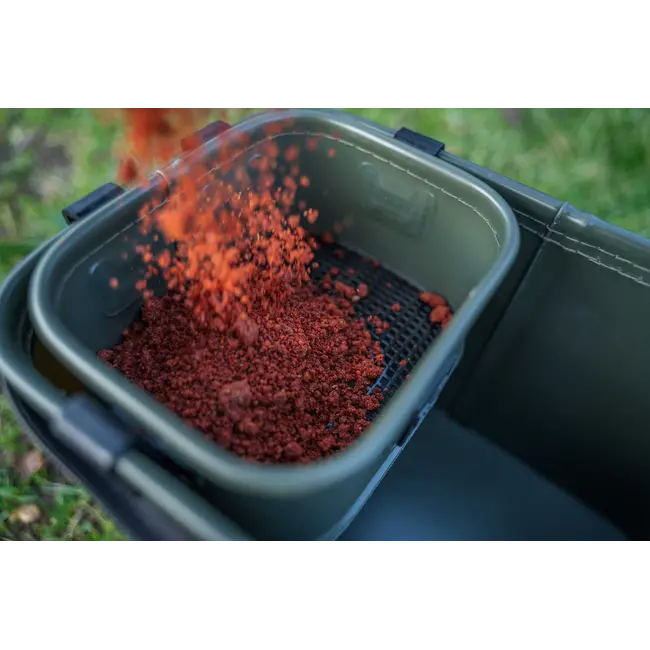 Geanta Korum EVA Bait Station + Doua Tavi Interne, 28x18x18cm si 15x12x7cm