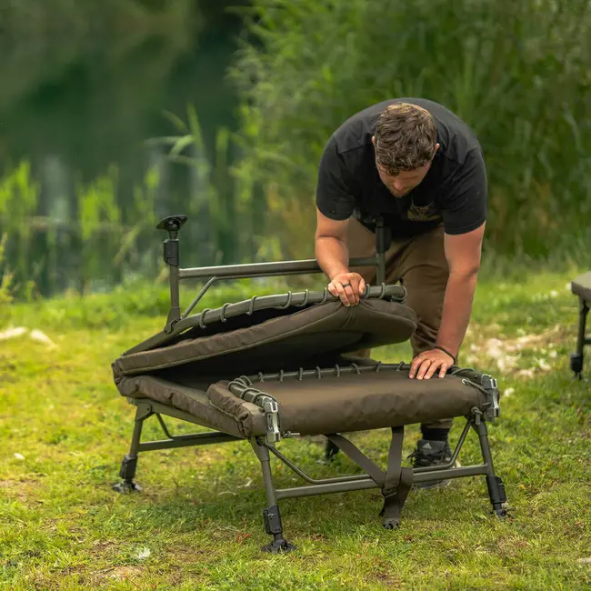 Pat Avid Pescuit Carp Benchmark Ultra Standard Bed