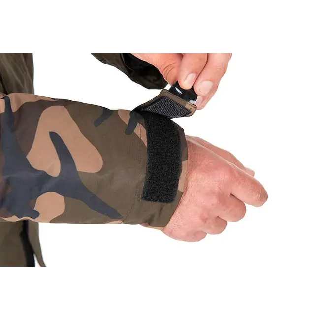 Noul Costum  Pescuit FOX  Khaki/Camo Winter Suit